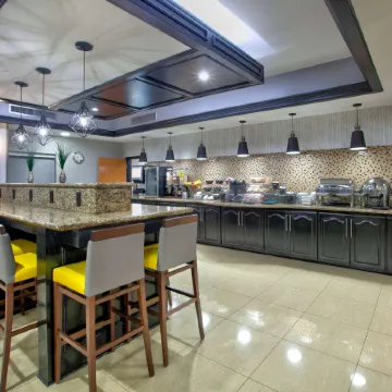 La Quinta Inn & Suites by Wyndham Little Rock - Bryant