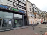 BestKievApartment Hotel dekat Holy Trinity Monastery of St.Jonah