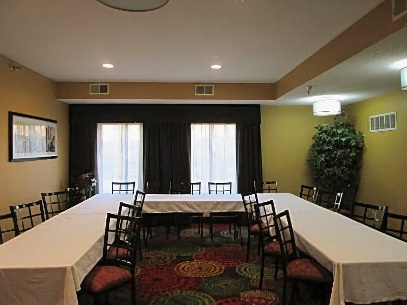 Holiday Inn Express Cloverdale - Greencastle, an Ihg Hotel