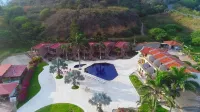 Howard Johnson by Wyndham Montanita Hoteles cerca de Montañita Arte y Cultura