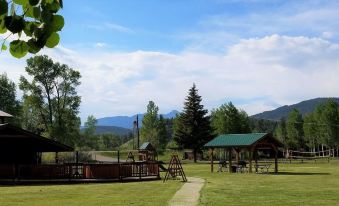 High Creek Lodge and Cabins