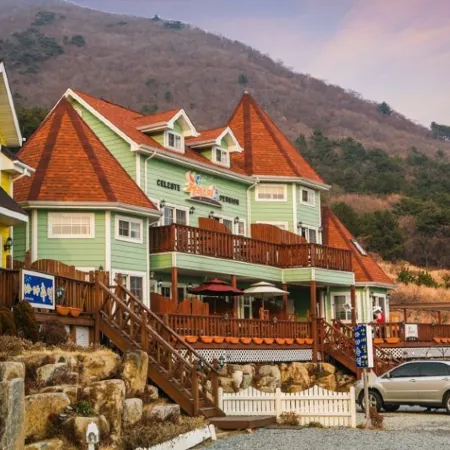 Geojedo Celeste Pension