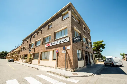 Hostal Nobadis فنادق في Cervera
