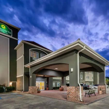 La Quinta Inn & Suites by Wyndham Broussard - Lafayette Area Отели в г. Брассард