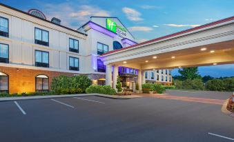 Holiday Inn Express & Suites MT. Juliet-Nashville Area