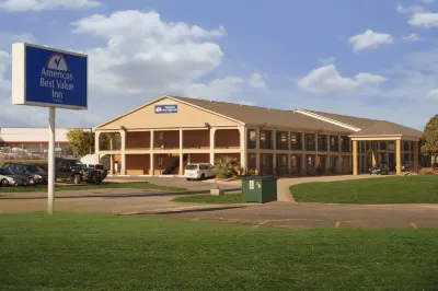 Americas Best Value Inn Waco فنادق في McLennan County