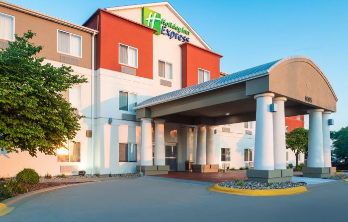 Holiday Inn Express & Suites BURLINGTON by IHG