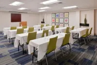 ฮอลิเดย์ อินน์ เอ็กซ์เพรส โฮเทล แอนด์ สวีทส์ มัวร์สวิลล์ - เลค นอร์แมน บาย IHG