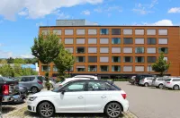Holiday Inn Express ZÜRICH AIRPORT by IHG - parking