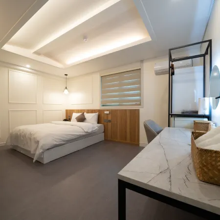 Hwaseong Wolmun Hotel the May