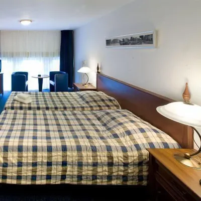 Hotel Prins Hendrik Hotels near Red Light District