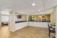 Suburban Studios Hotel Kingsland Near I-95 - breakfast