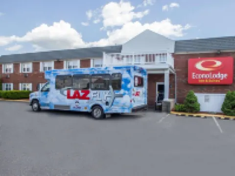 Econo Lodge Inn & Suites Airport Hotels in Windsor Locks