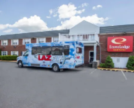 Econo Lodge Inn & Suites Airport