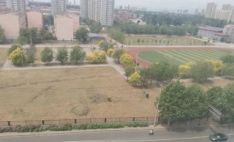Hongguoer Homestay (Yuhua East Road)