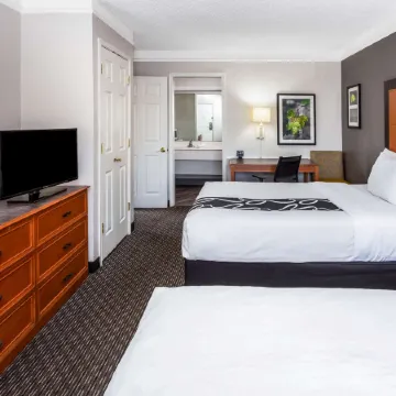 La Quinta Inn by Wyndham Laredo I-35