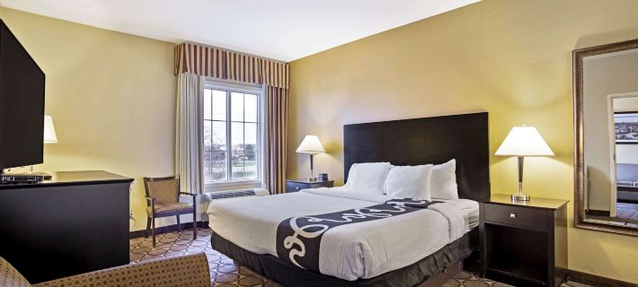 La Quinta Inn & Suites by Wyndham Lexington South / Hamburg Hotels in Fayette County