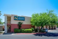 Quality Inn & Suites Phoenix NW - Sun City Hotels in Surprise