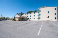 Rodeway Inn & Suites - parking