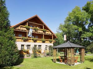 Land- Und Aktivhotel Altmuhlaue