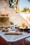 Chez Waffle Hotel - breakfast
