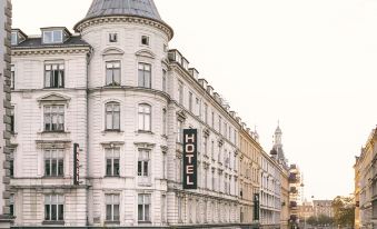 Ibsens Hotel