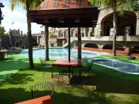 Hotel Castillo de Santa Cecilia - Pools