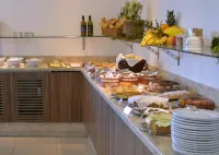 Sky Premium Hotel Gramado - Ótima Localização - 조식 운영