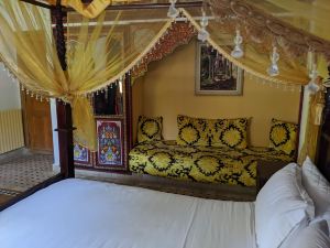 Superb room for 5 people with pool in Tangier