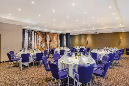 Bilderberg Hotel de Keizerskroon Отели в г. Апельдорн