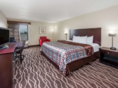 Days Inn & Suites by Wyndham Casey Hotels in Casey