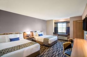 Microtel by Wyndham Vernal / Naples