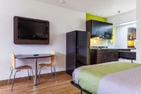 Studio 6 Alexandria, La Hotels near Masonic Drive Shopping Center