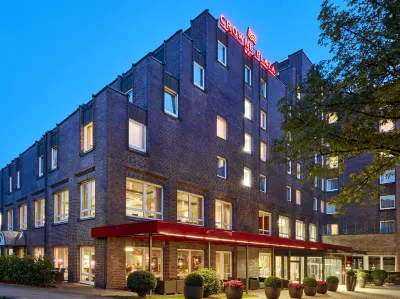 Crowne Plaza Hamburg - City Alster Hotels near Museumsdorf Volksdorf