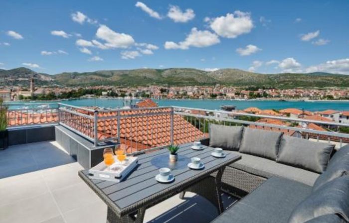 Apartments & Rooms Žaja