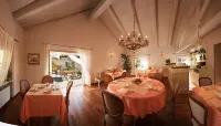 Marcarini Agriturismo Hotels in Mango