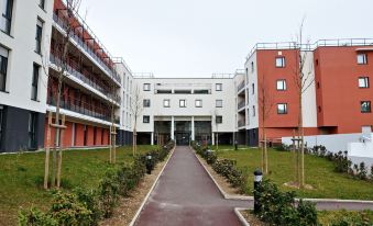Comfort Aparthotel Versailles Saint-Cyr-l'Ecole