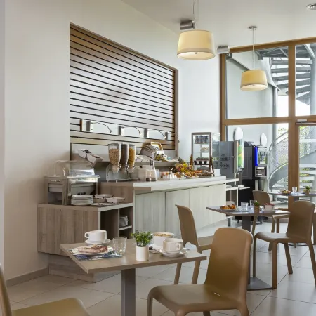 Nehô Suites Porte de Genève - Gare Annemasse