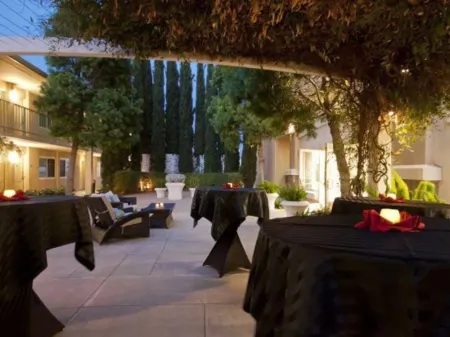 Delta Hotels Santa Clara Silicon Valley Отели рядом с достопримечательностью «Калифорниас Грэйт Америка»