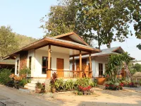 Bann Saiyok Homestays Hotels in Lum Sum