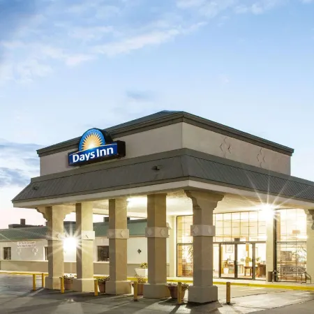Days Inn by Wyndham Clinton
