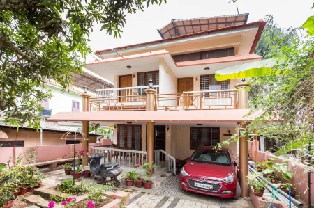 Thoms Beach Homestay Отели в г. Аллеппи