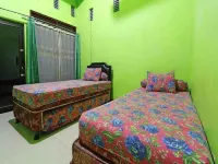 Penginapan Qarina  Syariah Banjarbaru Hotels in Guntung Payung