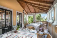 Lawrences Hotel Hotels in Sao Martinho