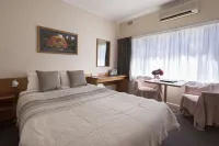 Redhill Cooma Motor Inn فنادق في كوما