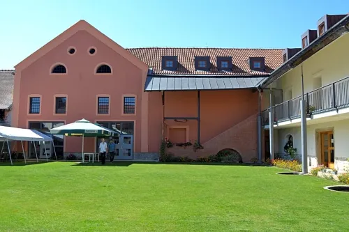 Hotel Antoň Отели в г. Тршешть