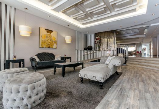 호텔 비르헨 드 로스 레예스 세비야의 쾌적한 객실 이미지