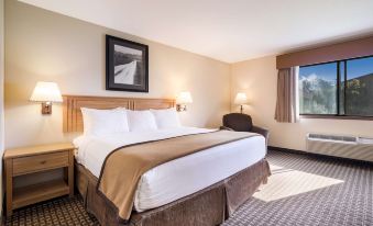 Best Western Golden Spike Inn  Suites