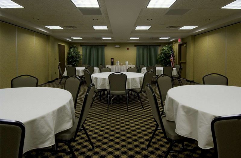 Hampton Inn Marshall photo 3