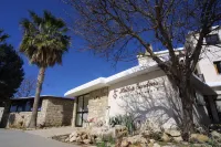 Hilltop Gardens Hotel Apartments